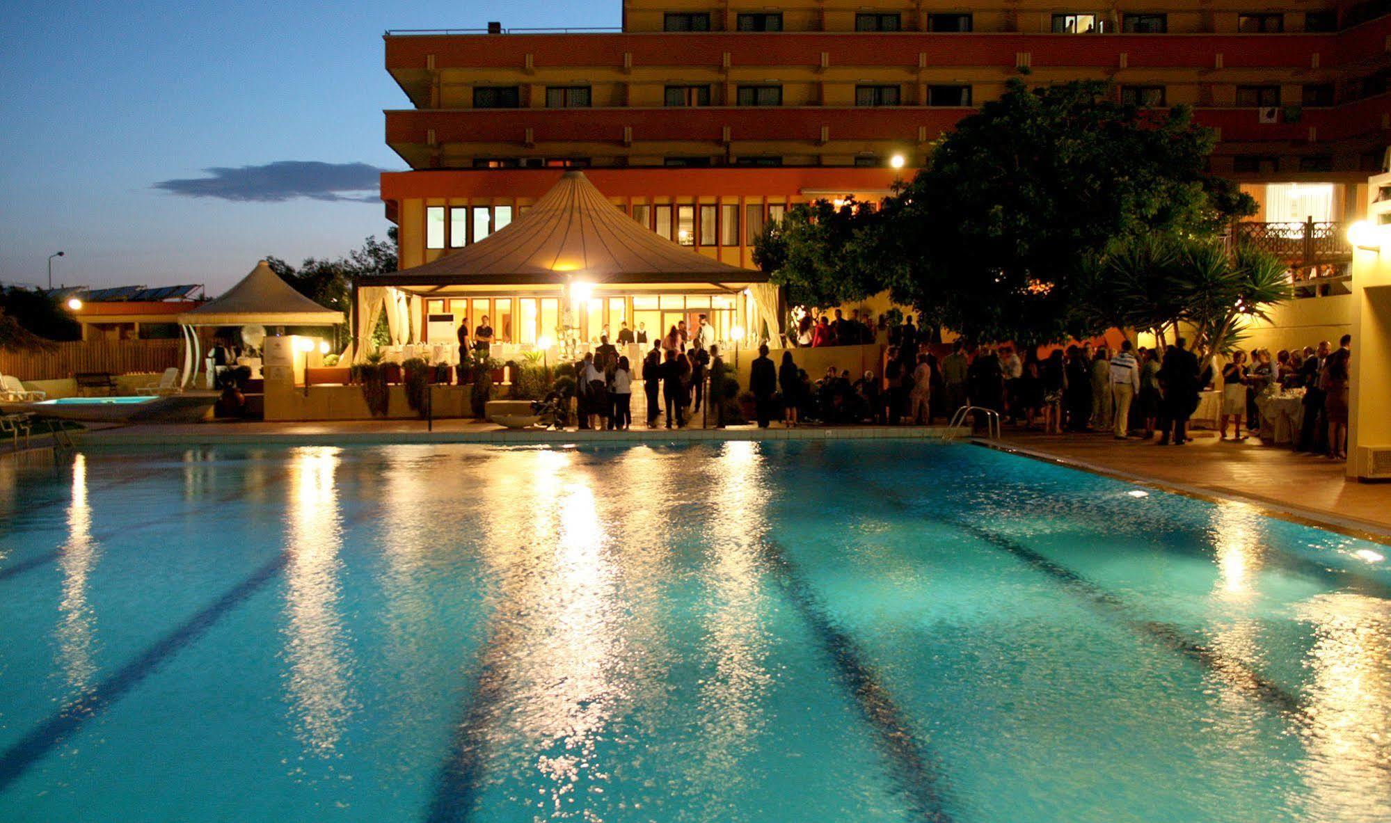 Hotel Setar Quartu Sant'Elena Exterior photo